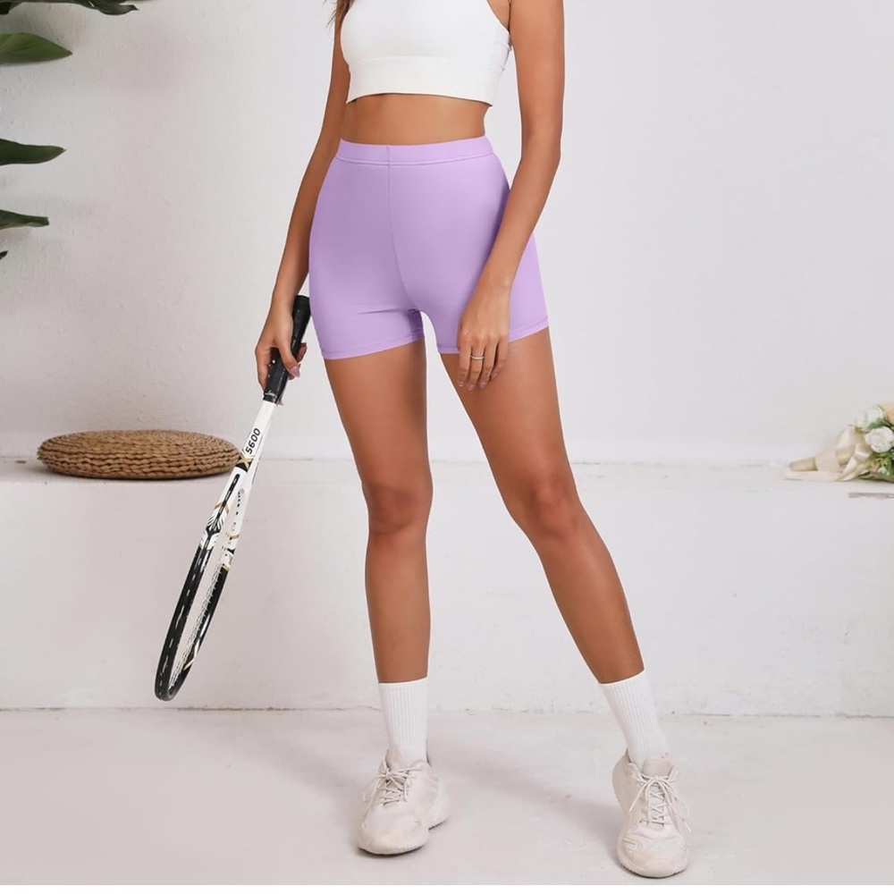 NEW High Waist Lavender Workout Shorts with Pockets size medium